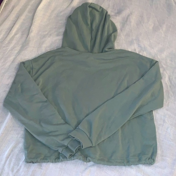 Sage green cropped hoodie - Picture 3 of 3